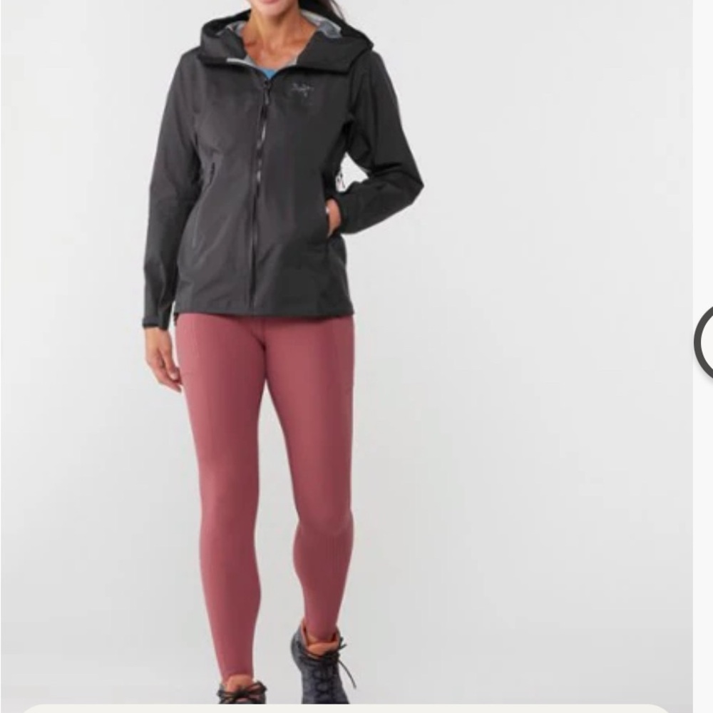 Arc'teryx GORE-TEX Women's Black Jacket - Picture 7 of 10